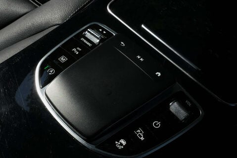 Mercedes-Benz GLC 2.0 GLC 220 D 4Matic AMG Line Auto 4WD 5dr 35