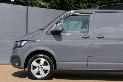 Volkswagen Transporter 2.0 Transporter T30 Highline TDI Semi-Auto 13