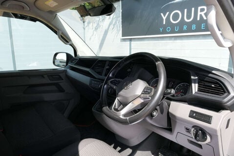 Volkswagen Transporter 2.0 Transporter T30 Highline TDI Semi-Auto 25