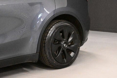 Tesla Model Y Model Y Long Range AWD 4WD 5dr 18