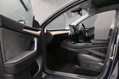 Tesla Model Y Model Y Long Range AWD 4WD 5dr 21