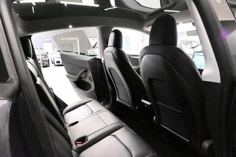 Tesla Model Y Model Y Long Range AWD 4WD 5dr 27