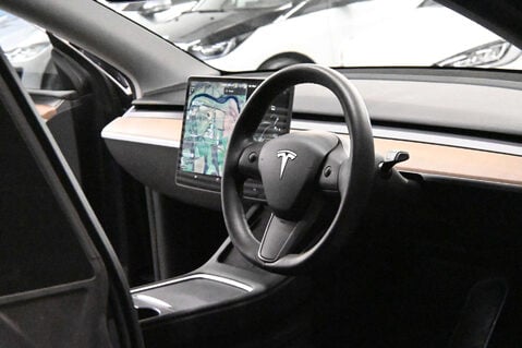 Tesla Model Y Model Y Long Range AWD 4WD 5dr 29