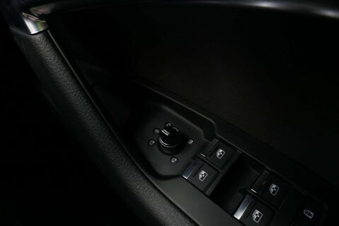 Audi A6 2.0 A6 S Line 40 TDI Semi-Auto 5dr 27