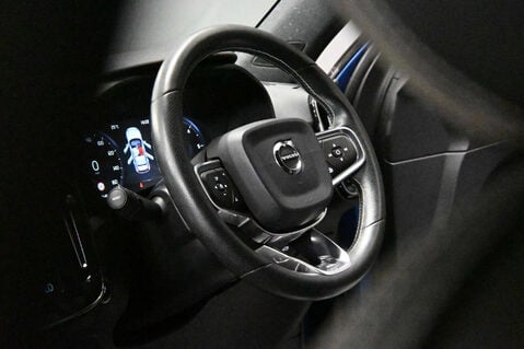 Volvo XC40 2.0 XC40 R-Design D3 AWD Auto 4WD 5dr 4