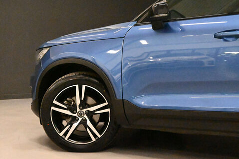 Volvo XC40 2.0 XC40 R-Design D3 AWD Auto 4WD 5dr 9