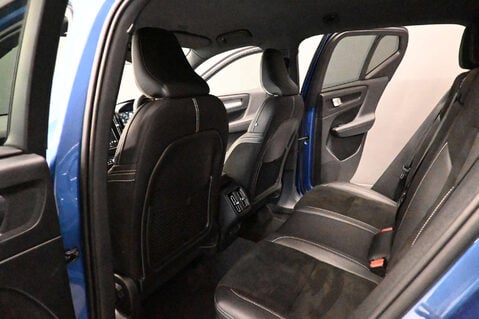 Volvo XC40 2.0 XC40 R-Design D3 AWD Auto 4WD 5dr 16