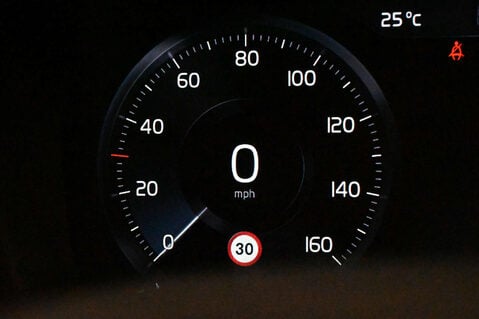 Volvo XC40 2.0 XC40 R-Design D3 AWD Auto 4WD 5dr 46