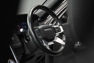 Land Rover Discovery 3.0 Discovery R-Dynamic SE D MHEV Auto 4WD 5dr 4