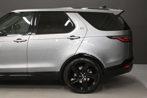 Land Rover Discovery 3.0 Discovery R-Dynamic SE D MHEV Auto 4WD 5dr 14