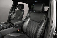 Land Rover Discovery 3.0 Discovery R-Dynamic SE D MHEV Auto 4WD 5dr 15