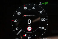 Land Rover Discovery 3.0 Discovery R-Dynamic SE D MHEV Auto 4WD 5dr 19