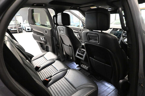 Land Rover Discovery 3.0 Discovery R-Dynamic SE D MHEV Auto 4WD 5dr 27