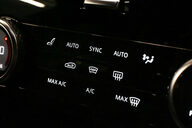 Land Rover Discovery 3.0 Discovery R-Dynamic SE D MHEV Auto 4WD 5dr 33