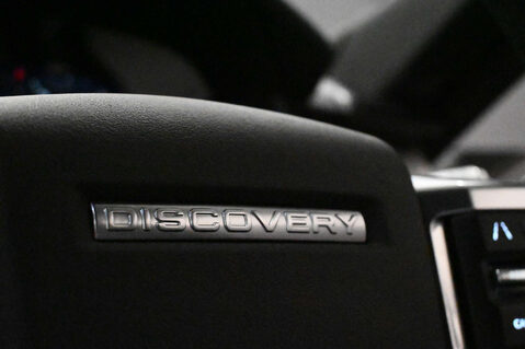 Land Rover Discovery 3.0 Discovery R-Dynamic SE D MHEV Auto 4WD 5dr 50