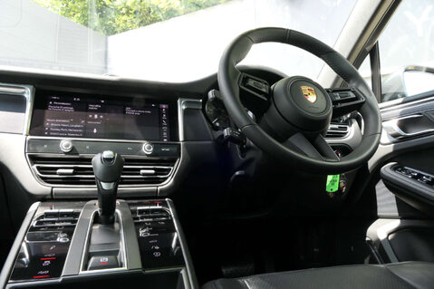 Porsche Macan 2.9 Macan GTS Semi-Auto 4WD 5dr 27