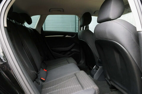 Audi A3 1.4 A3 e-tron Sportback Semi-Auto 5dr 37