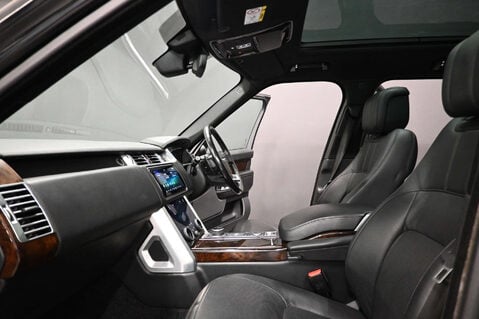 Land Rover Range Rover 3.0 Range Rover Vogue SDV6 Auto 4WD 5dr 12