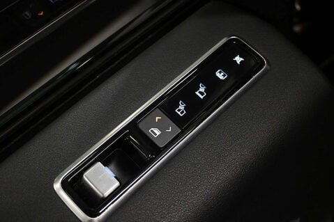 Land Rover Range Rover 3.0 Range Rover Vogue SDV6 Auto 4WD 5dr 42