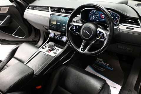 Jaguar F-Pace 2.0 F-PACE R-Dynamic SE D MHEV AWD Auto 4WD 5dr 12