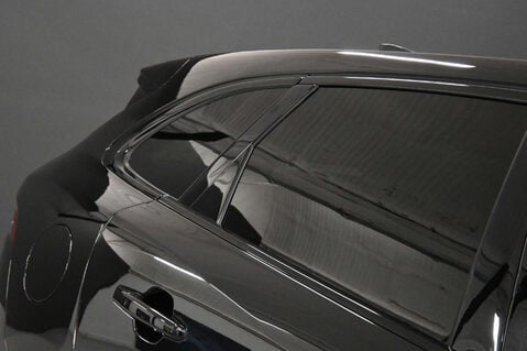 Jaguar F-Pace 2.0 F-PACE R-Dynamic SE D MHEV AWD Auto 4WD 5dr 25