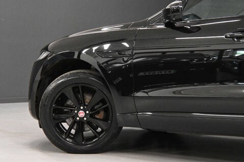 Jaguar F-Pace 2.0 F-PACE R-Dynamic SE D MHEV AWD Auto 4WD 5dr 23