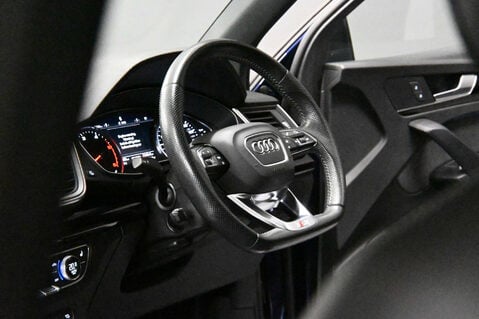Audi Q5 2.0 Q5 Black Edition 40 TDI Quattro Semi-Auto 4WD 5dr 4