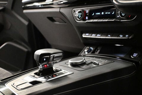 Audi Q5 2.0 Q5 Black Edition 40 TDI Quattro Semi-Auto 4WD 5dr 32