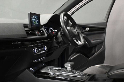 Audi Q5 2.0 Q5 Black Edition 40 TDI Quattro Semi-Auto 4WD 5dr 22