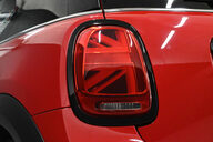 Mini Hatch 1.5 Cooper Sport Auto 3dr 21