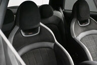 Mini Hatch 1.5 Cooper Sport Auto 3dr 32
