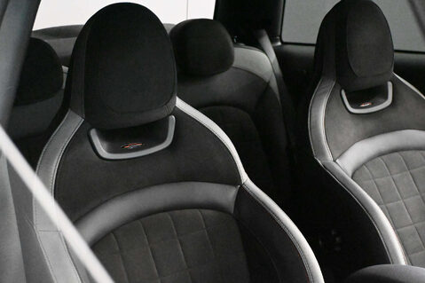Mini Hatch 1.5 Cooper Sport Auto 3dr 32