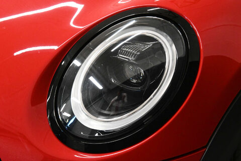 Mini Hatch 1.5 Cooper Sport Auto 3dr 31