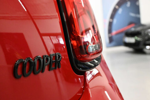 Mini Hatch 1.5 Cooper Sport Auto 3dr 11