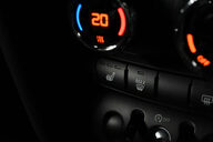 Mini Hatch 1.5 Cooper Sport Auto 3dr 38