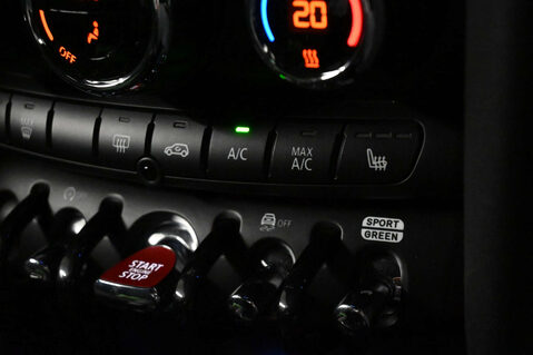 Mini Hatch 1.5 Cooper Sport Auto 3dr 65