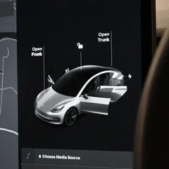 Tesla Model 3 Model 3 Standard-Range + 4dr 1