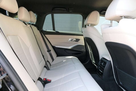 BMW 3 Series 2.0 320I M Sport Auto 5dr 41