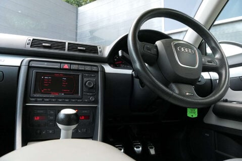 Audi A4 4.2 RS 4 Quattro 4WD 5dr 32