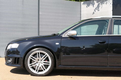 Audi A4 4.2 RS 4 Quattro 4WD 5dr 10