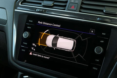 Volkswagen Tiguan 1.5 Tiguan Allspace R-Line TSi Semi-Auto 5dr 25