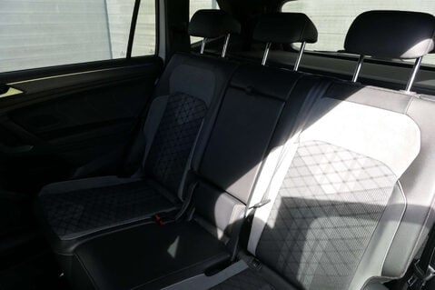 Volkswagen Tiguan 1.5 Tiguan Allspace R-Line TSi Semi-Auto 5dr 44