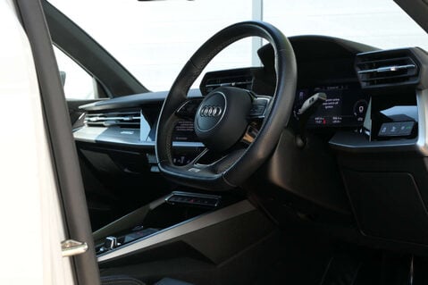 Audi A3 1.0 A3 Sportback 30 TFSI MHEV S Line Semi-Auto 5dr 7