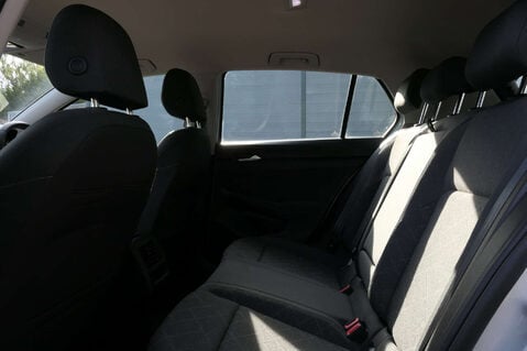 Volkswagen Golf 1.5 Golf Life TSi 5dr 27