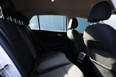 Volkswagen Golf 1.5 Golf Life TSi 5dr 44