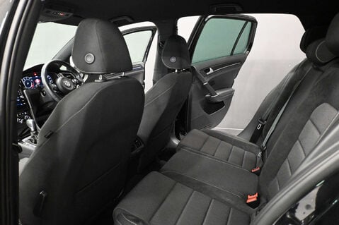 Volkswagen Golf 2.0 Golf R TSi 4Motion Semi-Auto 4WD 5dr 14