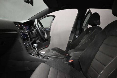 Volkswagen Golf 2.0 Golf R TSi 4Motion Semi-Auto 4WD 5dr 18