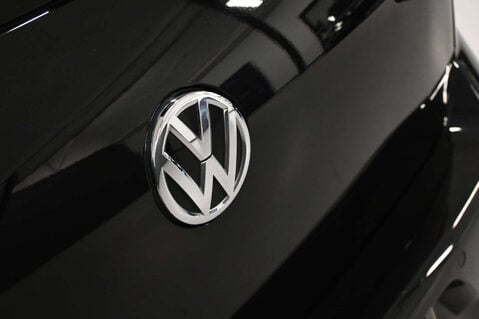 Volkswagen Golf 2.0 Golf R TSi 4Motion Semi-Auto 4WD 5dr 46