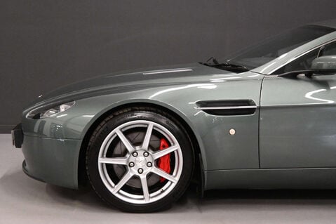Aston Martin Vantage 4.3 Vantage V8 3dr 46
