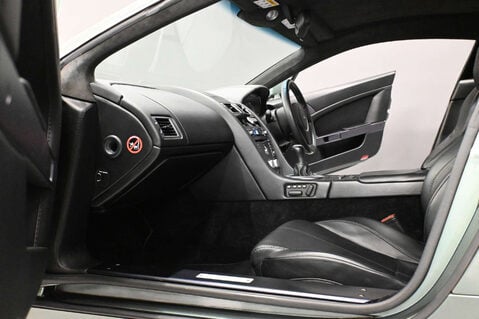 Aston Martin Vantage 4.3 Vantage V8 3dr 23